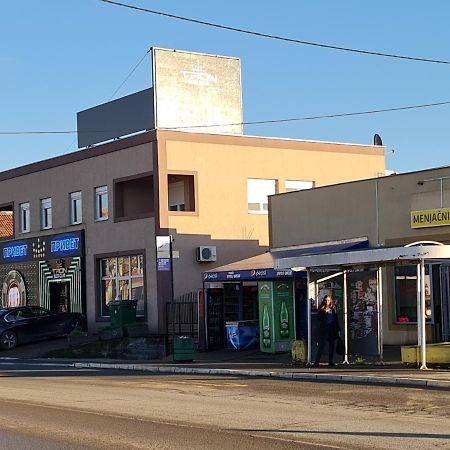 Airport Molko Apartments Surčin エクステリア 写真