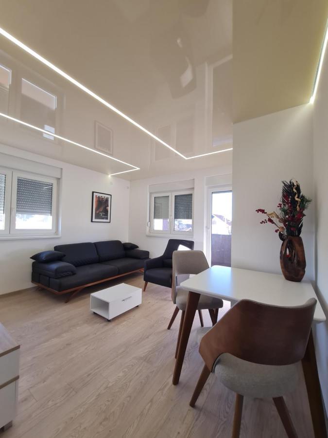 Airport Molko Apartments Surčin エクステリア 写真