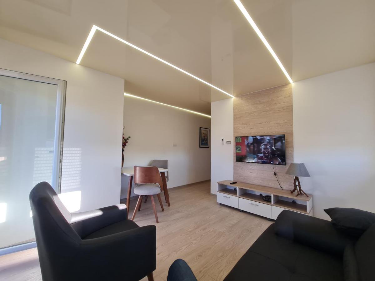 Airport Molko Apartments Surčin エクステリア 写真