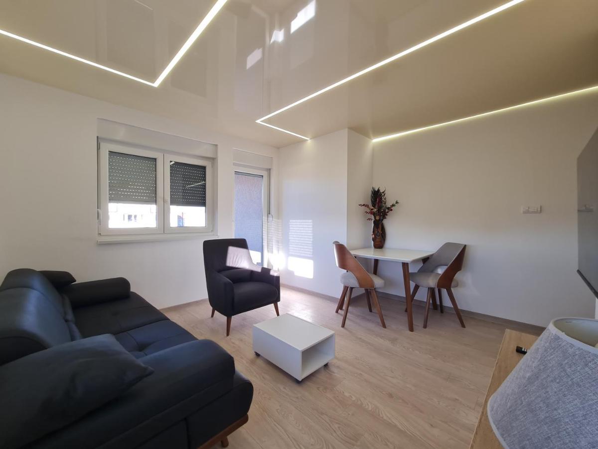 Airport Molko Apartments Surčin エクステリア 写真