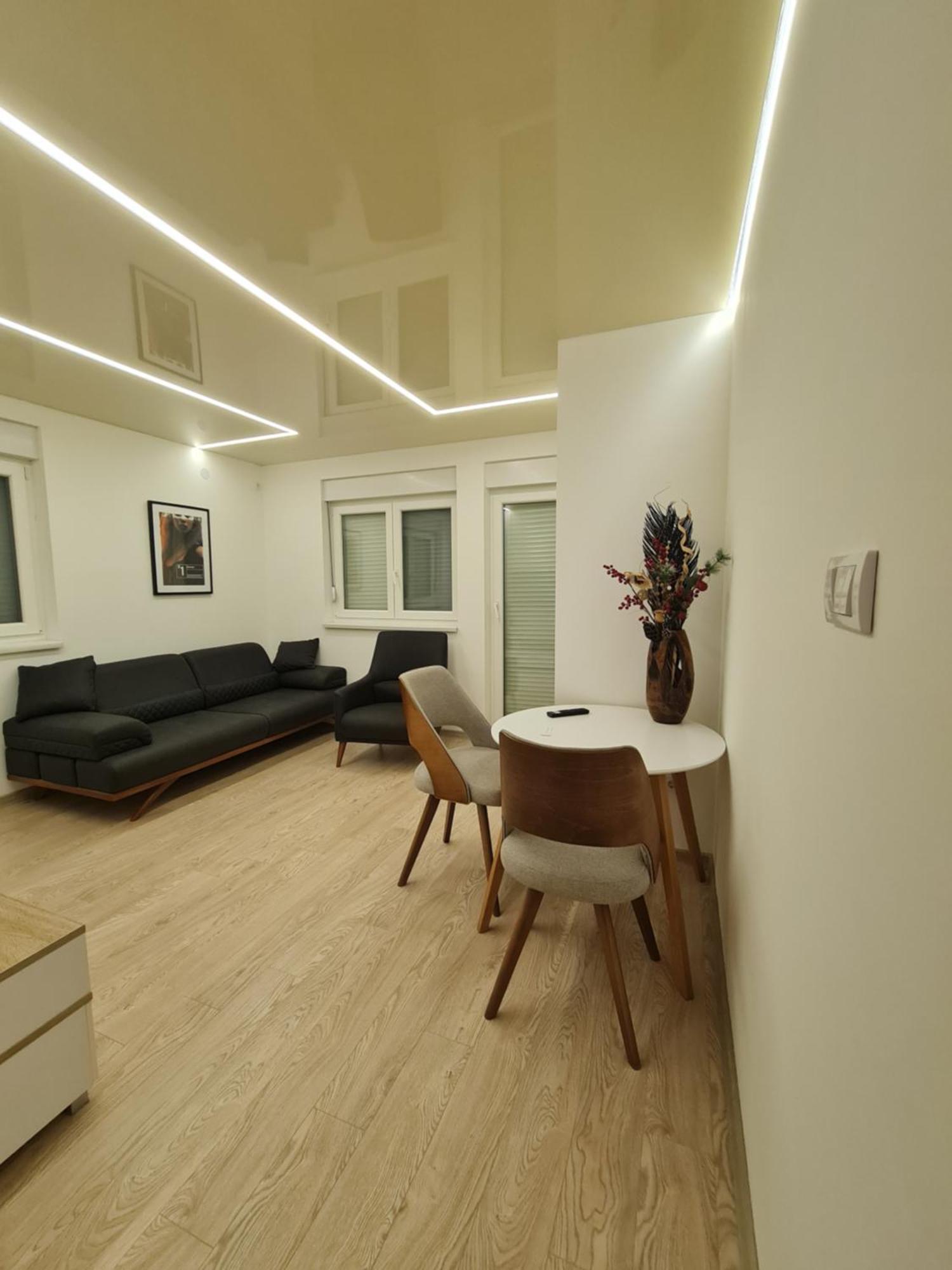 Airport Molko Apartments Surčin エクステリア 写真