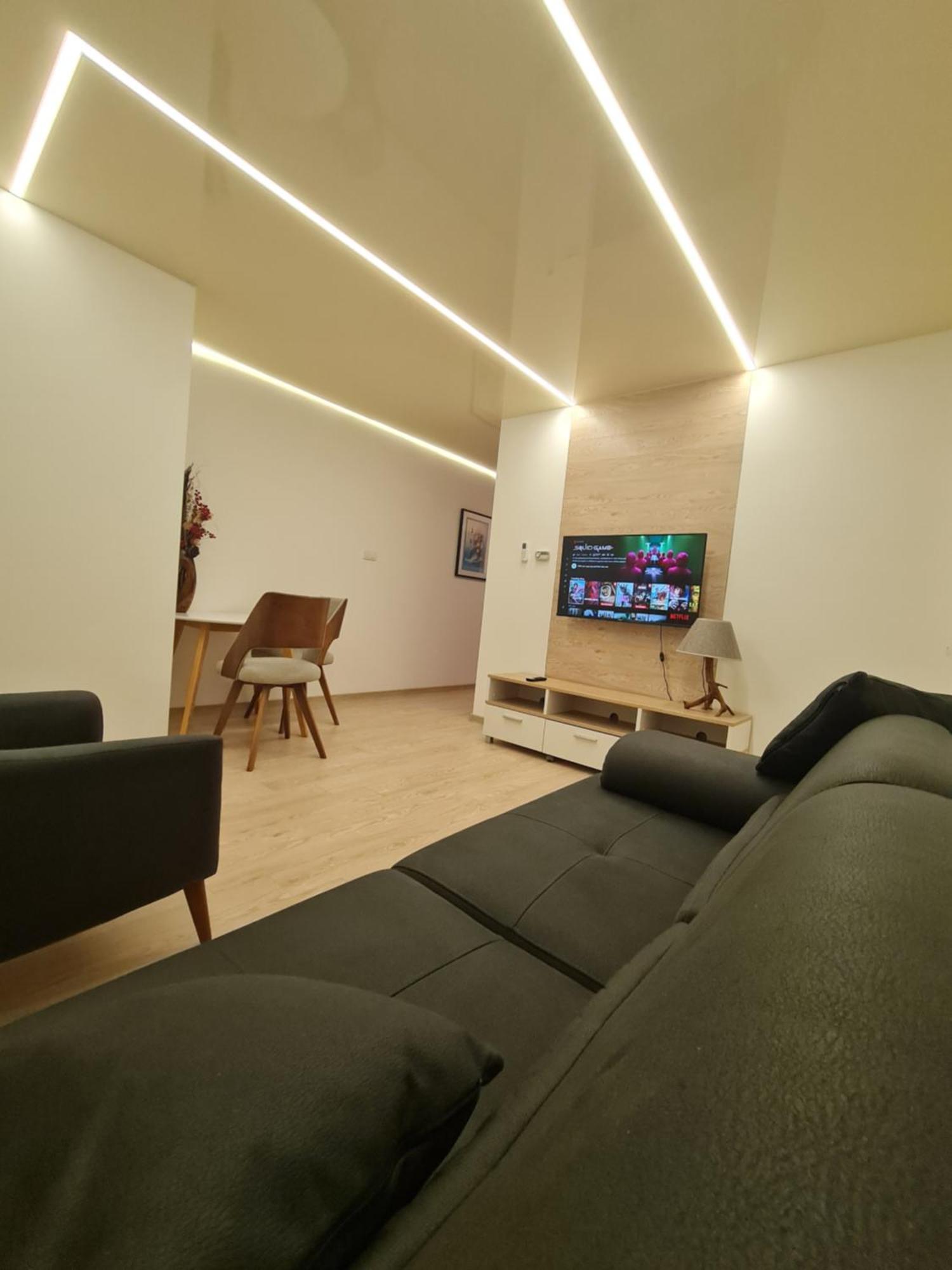 Airport Molko Apartments Surčin エクステリア 写真