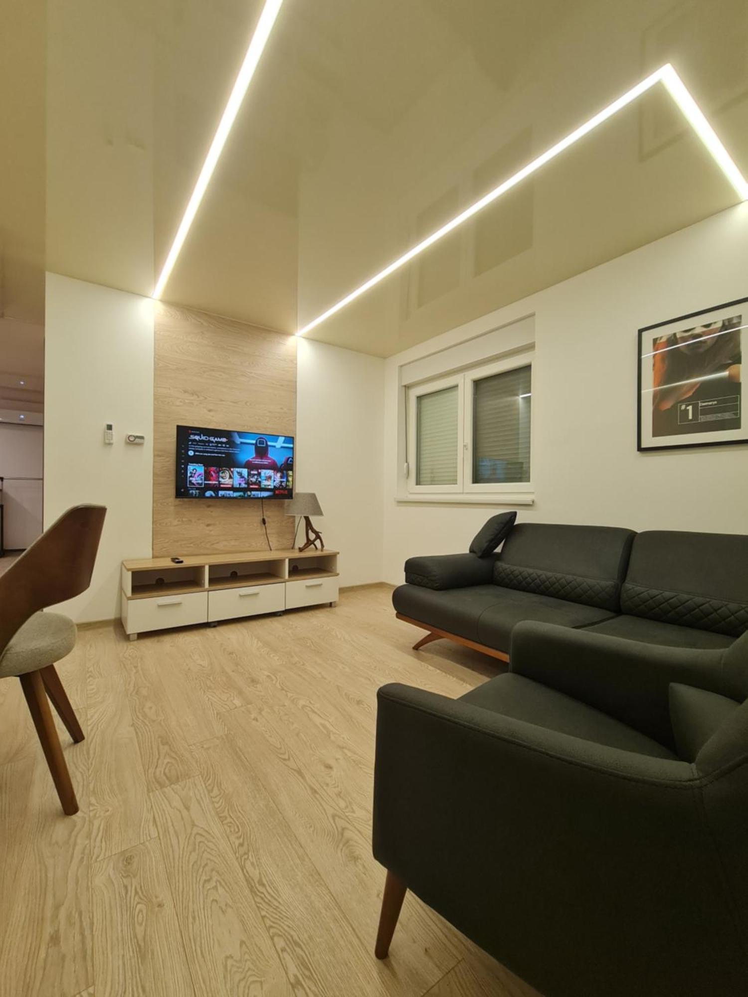 Airport Molko Apartments Surčin エクステリア 写真