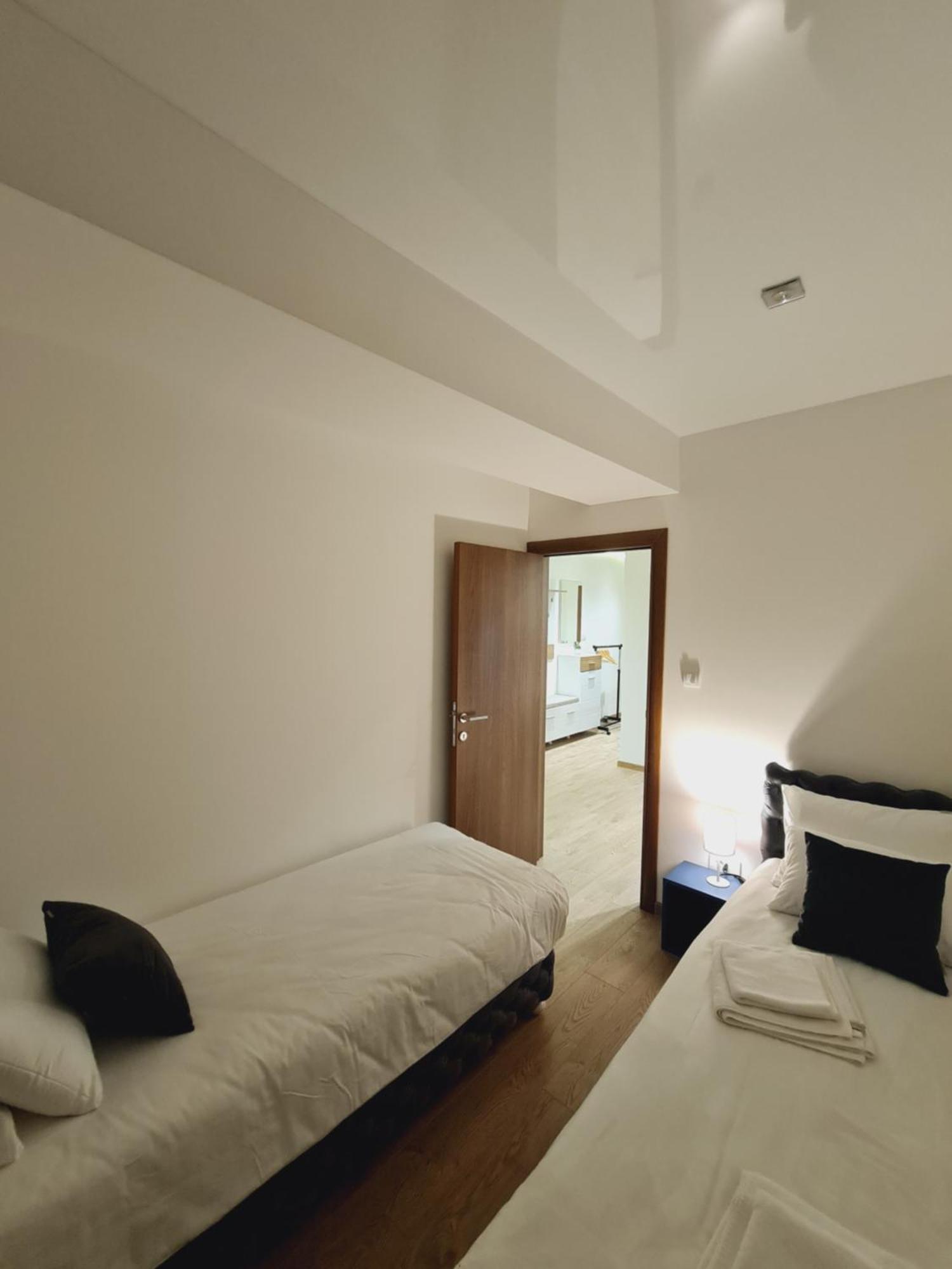 Airport Molko Apartments Surčin エクステリア 写真