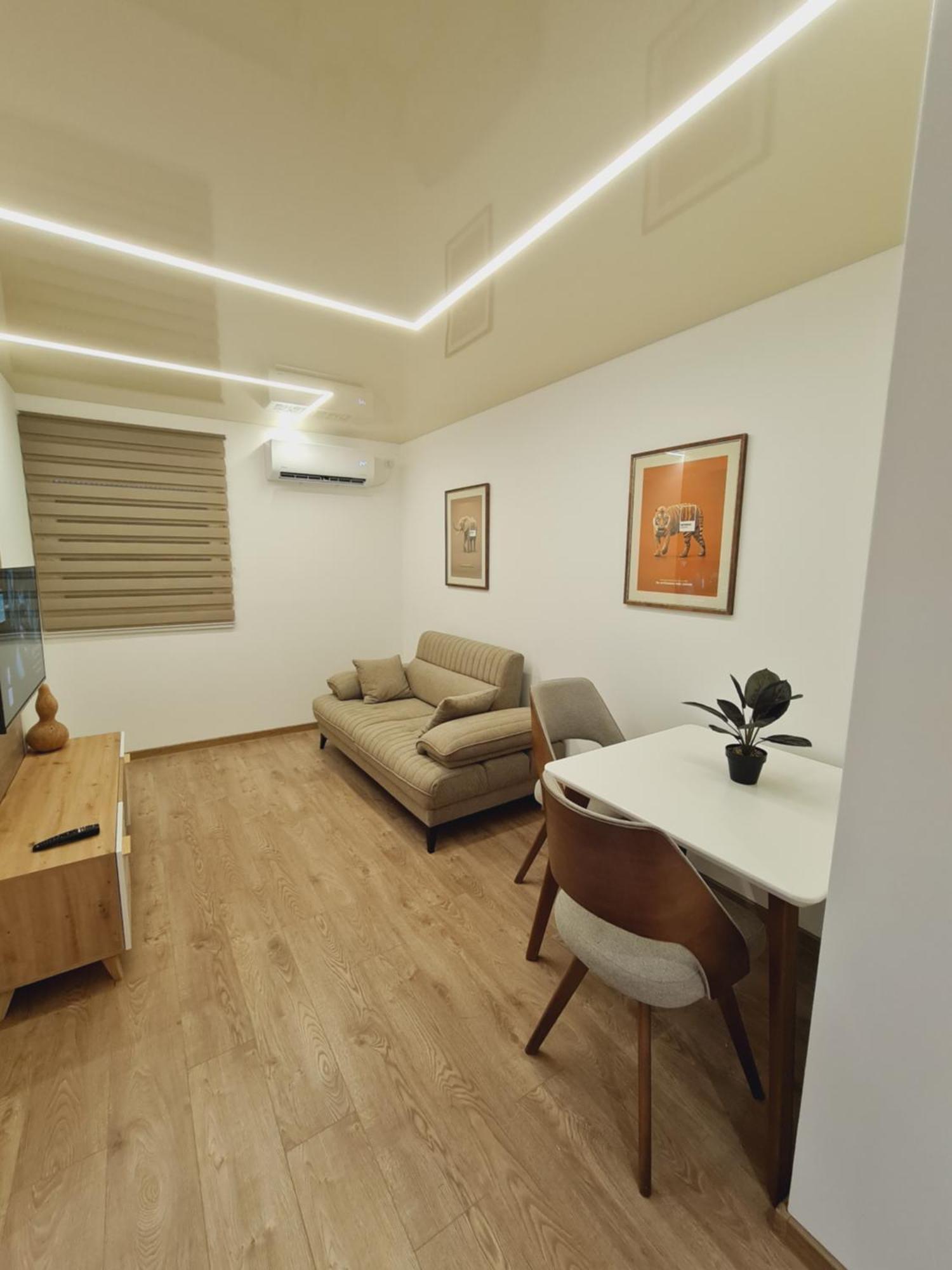 Airport Molko Apartments Surčin エクステリア 写真